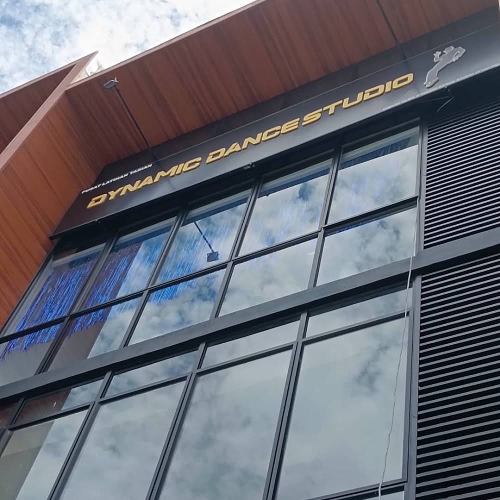 DYNAMIC DANCE STUDIO